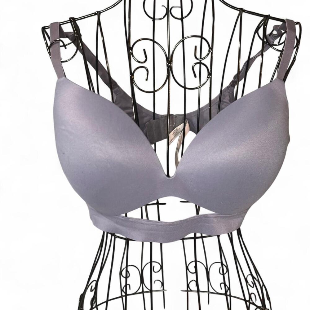 Victoria's Secret T-Shirt Wireless Bra 38C Purple Lightly Lined Front Cutout V